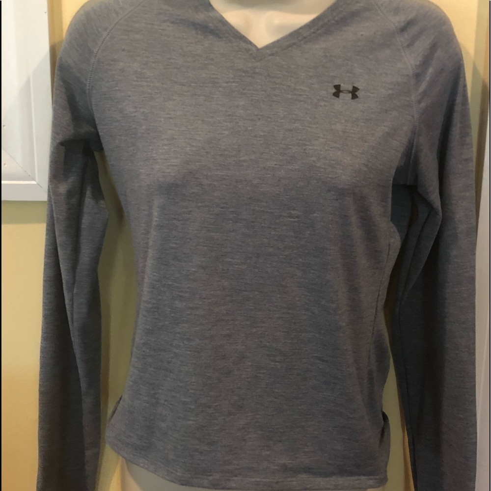 Grey v neck under armour shirt